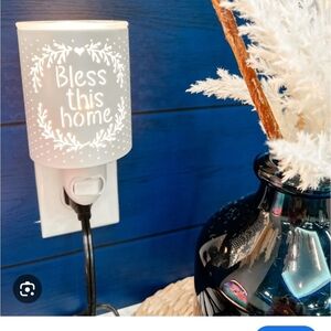 Scentsy "'Bless This Home" Mini Warmer